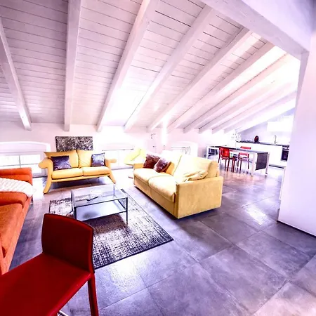 Loft&jacuzzi *